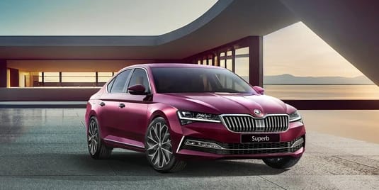 Skoda_superb_2025