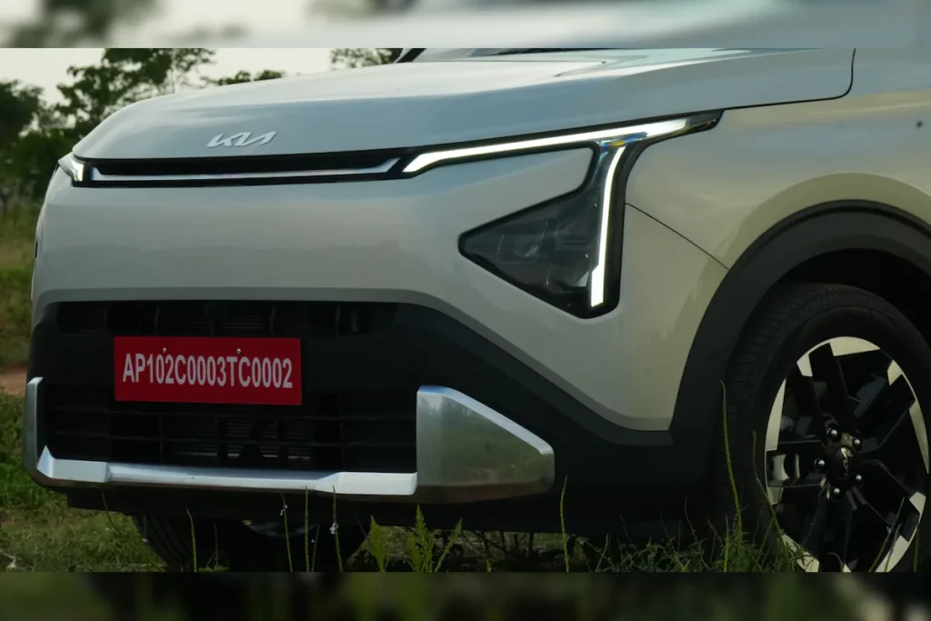 ls9f9cao kia carens clavis 625x300 17 May 25