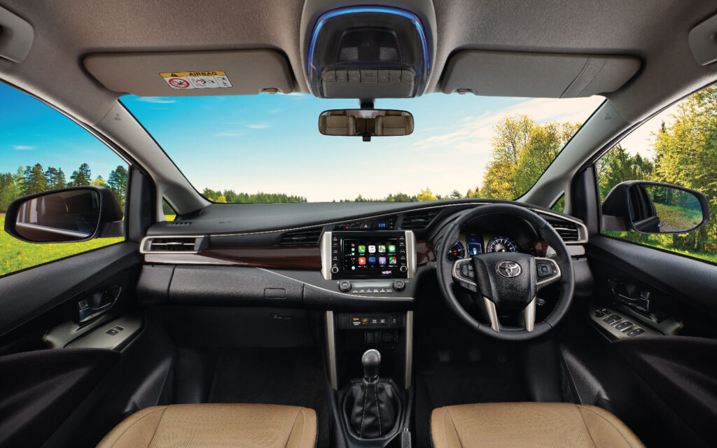 innova crysta 2025 intreer