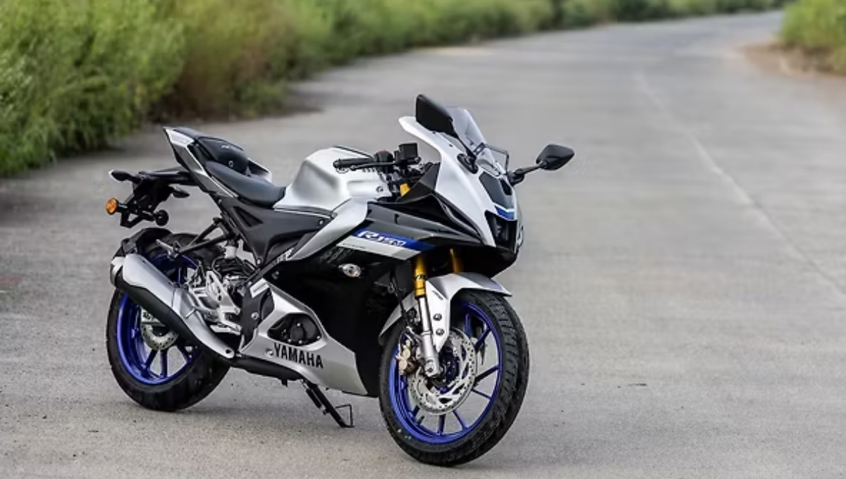 Yamaha R15 V4