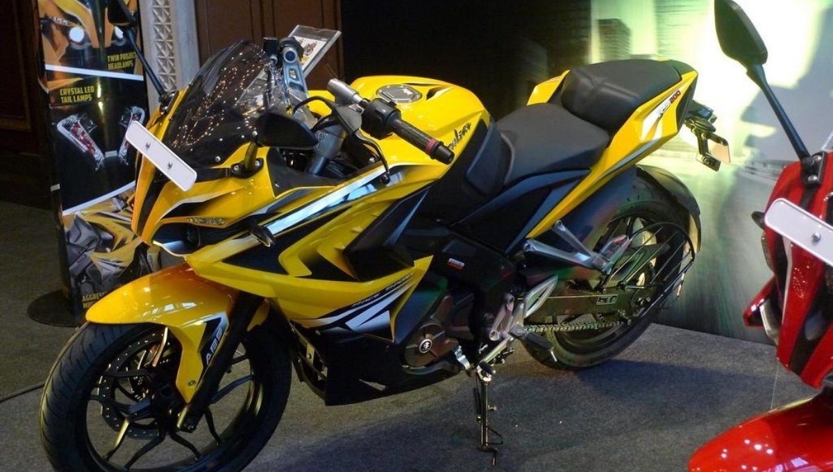 Bajaj Pulsar RS 200: The Ultimate Sports Bike Experience Combining Power, Style, Comfort, and Thrill
