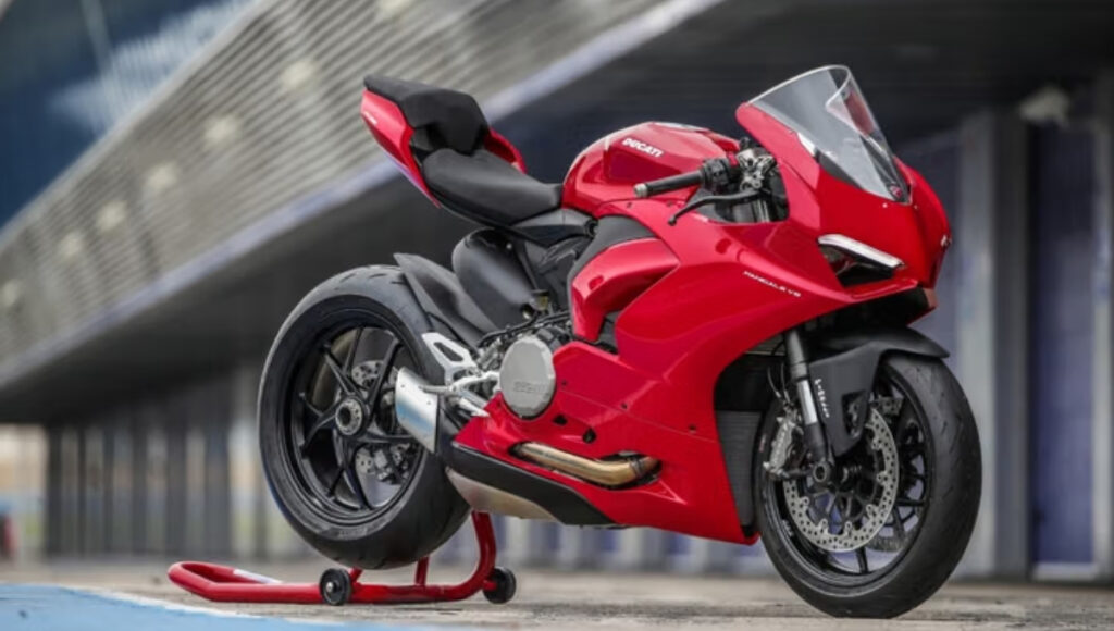 Ducati Panigale V2: Experience Power, Style, and Thrill with India’s Ultimate Superbike Ride
