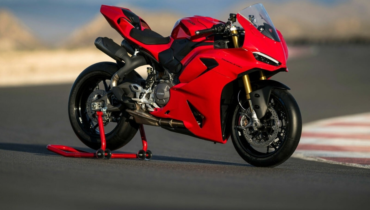 Ducati Panigale V2: Price in IndiaPowerful 955cc Superbike with Premium Design and Features