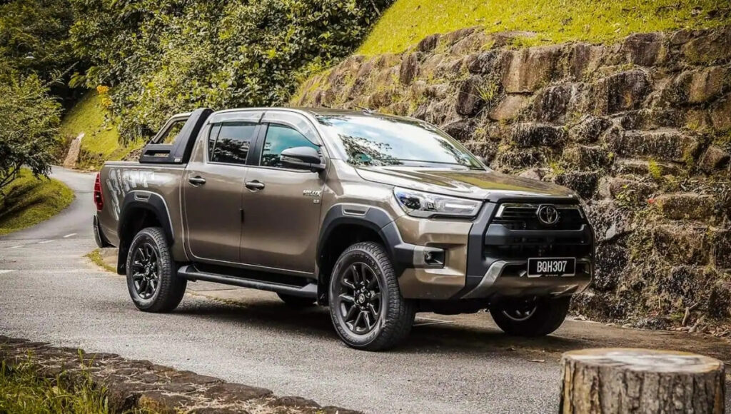 Toyota Hilux 2025 Review: Powerful 4WD Pickup with Robust Design and Comfortable Cabin