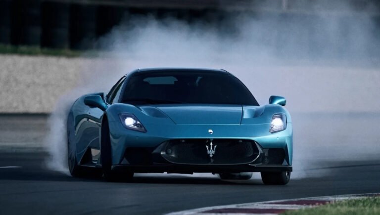 Maserati MCPura: Luxury 2-Seater Coupe and Convertible with 3000cc Engine, Stunning Design