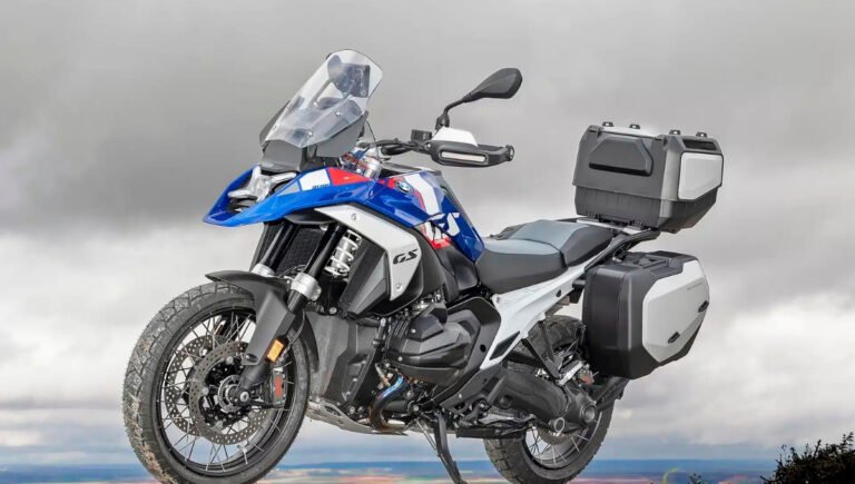 BMW R 1300 GS: A bike with a powerful engine and luxury features for adventure riders