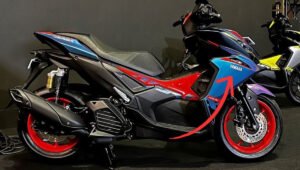 Yamaha Aerox 155 Review: 155cc BS6 Engine, ABS, Racing Blue and Grey