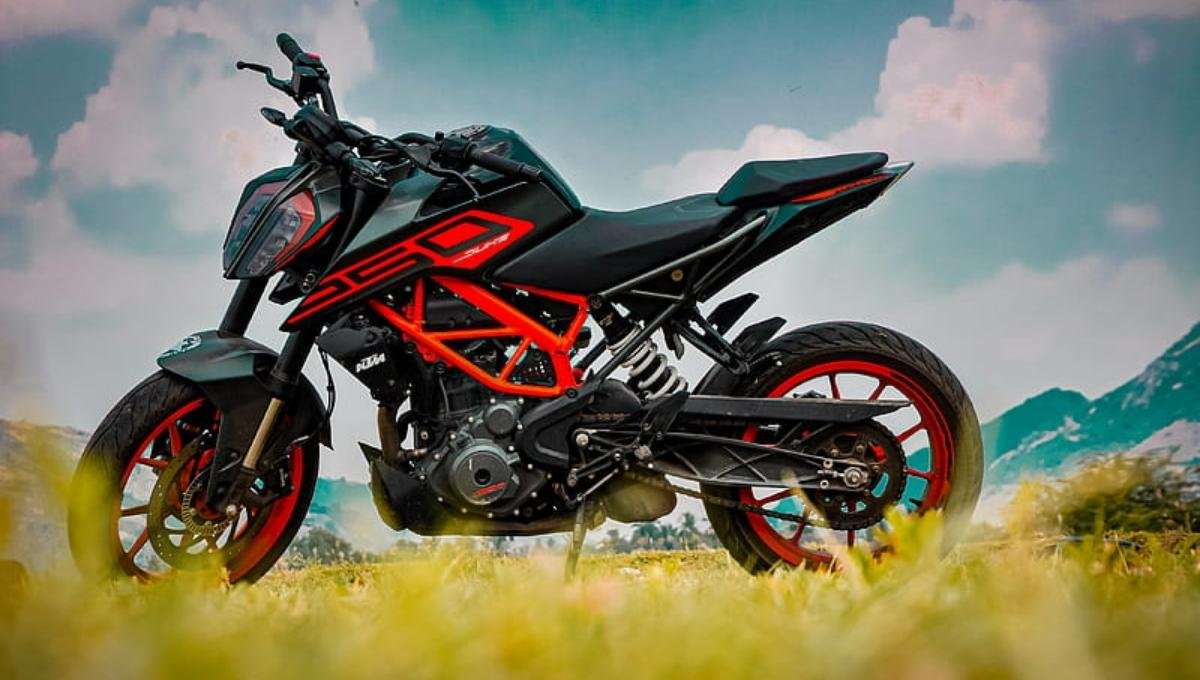 KTM 250 Duke: Price in India, Features, Engine, Mileage and 2025 Review