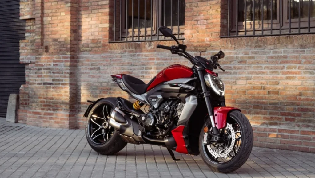 Ducati Diavel V4