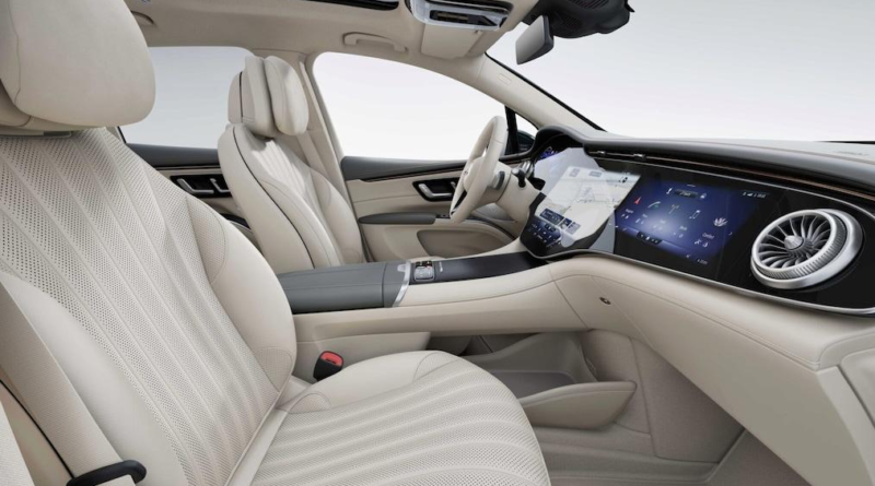 The Triple-Screen Setup That Transforms Your Car’s Dashboard