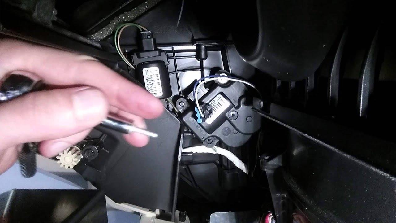 B109811 Defroster Door Motor Position Sensor