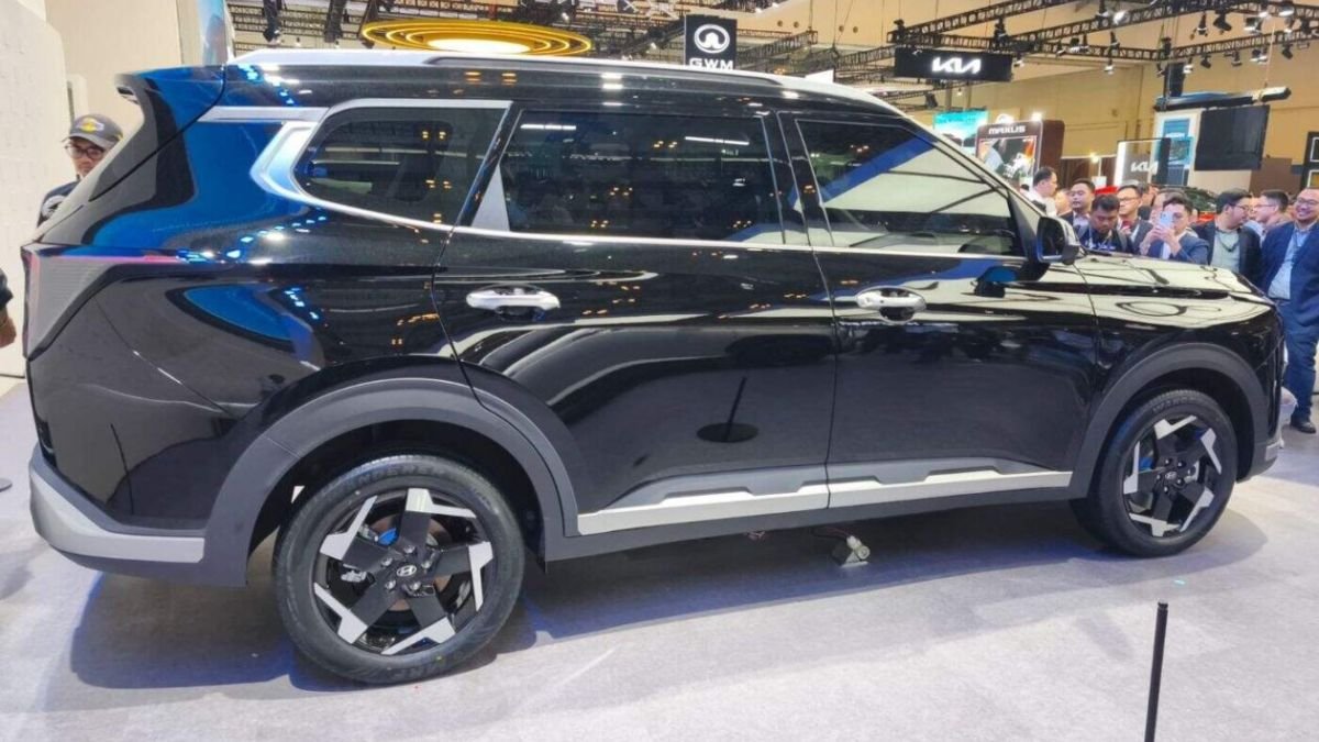 Hyundai Neira Electric MPV